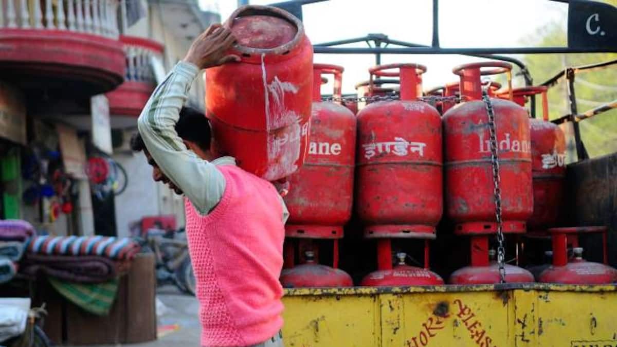LPG Cylinder Price by RS 100