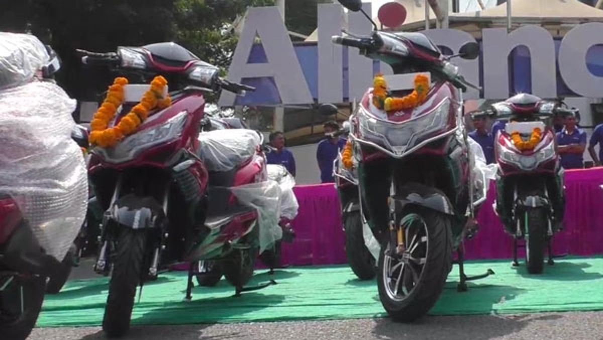 okinawa-e-scooters-as-diwali-gift